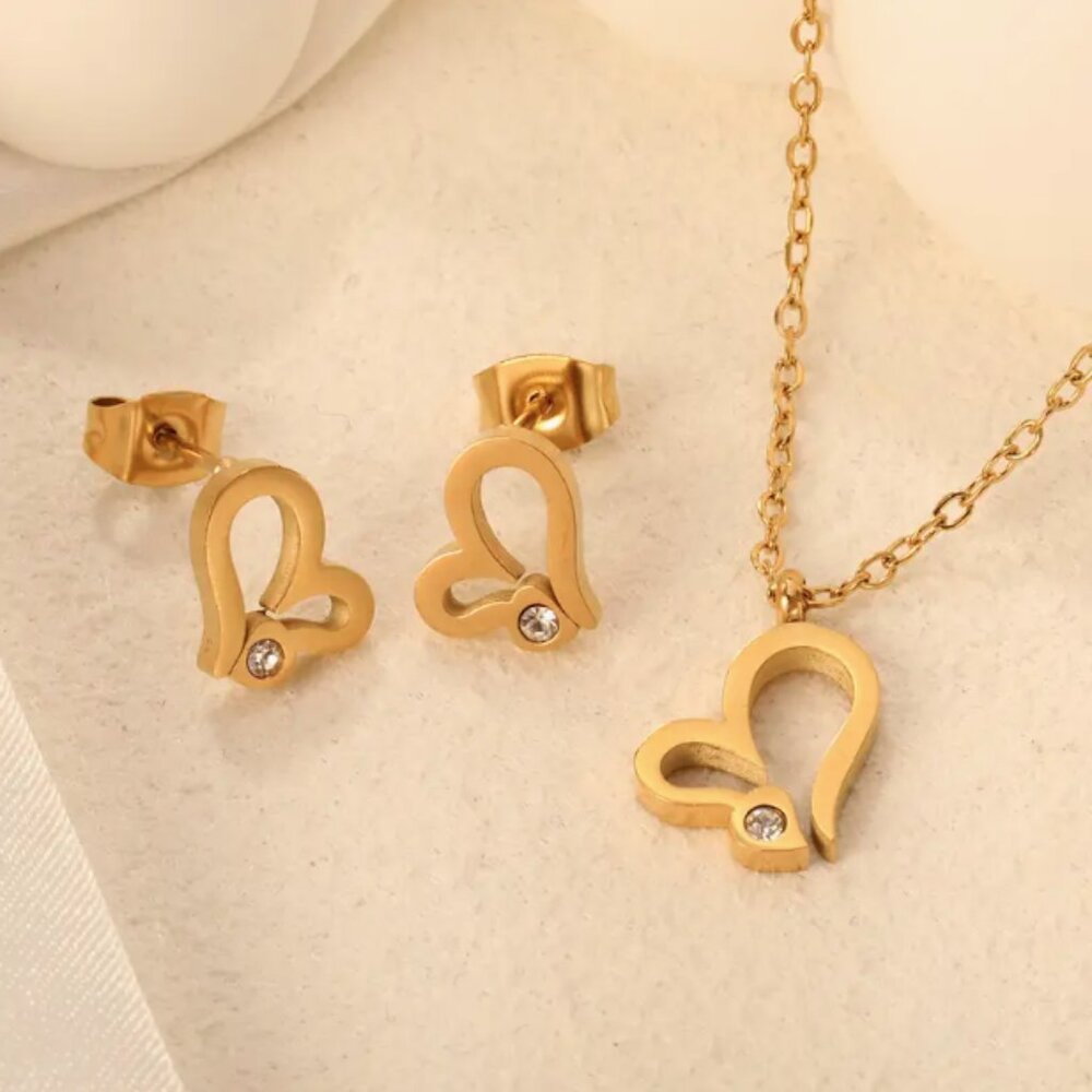 Dainty Heart Earrings/Necklace Set (Gold)
